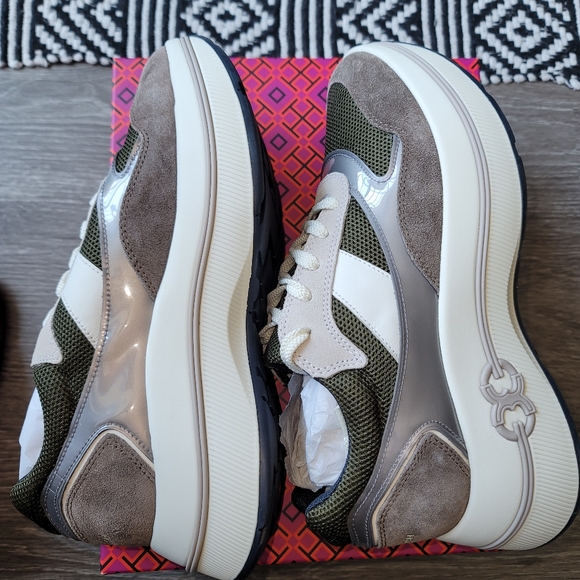 🤑 SOLD!!!! Tory Burch Sneakers - Picture 6 of 10